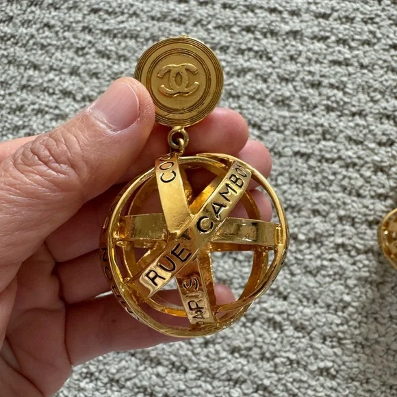 Vintage Authentic Chanel Earrings - Picture 2 of 9